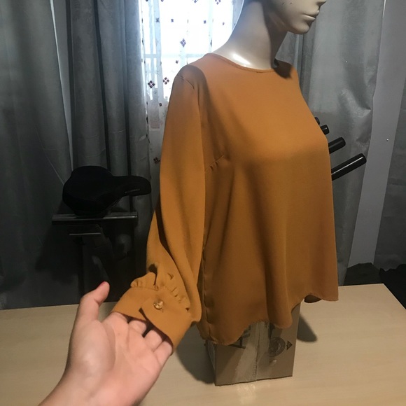 Cute top - Picture 1 of 5